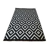 Voho Tekstil Çift Taraflı Kilim Yolluk - Siyah Beyaz Piramit Desen - 60 x 90 cm - Siyah - Beyaz