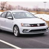 Volkswagen Jetta MK6 Ön Panjur Gli Kırmızı Şeritli Siyah 2015-