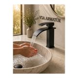 VSA Armatür Mat Siyah Banyo Lavabo Bataryası Şelale Akışlı Modern Kare Tasarımlı Musluk