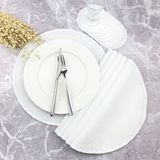 Weare2 Beyaz Renkli Yuvarlak Nakışlı 12 Parça Set Amerikan Servis ve Kokteyl Peçetesi Amerikan Servis - 34 x 34 cm