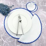 Weare2 Mavi Renkli Yuvarlak Nakışlı 4 Parça Set Amerikan Servis ve Kokteyl Peçetesi Amerikan Servis - 34 x 34 cm