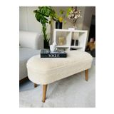 WEBPANYA Retro Ceviz Renk Ahşap Ayaklı Geniş Oturum Alanlı Oval Bench Puf Krem Teddy Kumaş