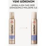 Wella Wellaflex 200 ml Hacim Veren Saç Köpüğü Tüm Saçlar için Kokusuz Sürdürülebilir Malzeme Özelliği