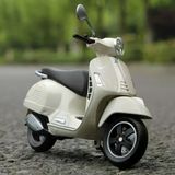 Welly 1:12 Ölçek Vespa Gts 300 Diecast Model – Gerçekçi Detaylı Metal Scooter Diecast Renk:krem Vitrin