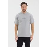 Werroni Erkek Gri Renk Jakarlı Kumaş Kendinden Dik Çizgili Baskılı Slim Fit T-Shirt