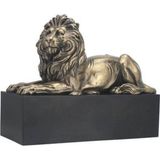Wise VERONESE BİBLOLAR Hayvanlar Alemi KAİDE ÜZERİNDE UZANAN ASLAN 22x9x17 cm JWU76538A4
