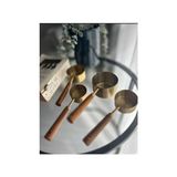 Yake Store Premium Ahşap Saplı Gold Ölçü Kabı Seti - 4'lü Paslanmaz Çelik Gold Ölçü Kaşığı ve Kabı, Şef Tipi Hassas Sıvı ve Kuru Malzeme Ölçeği, Mutfak ve Pişirme Seti - Option-1