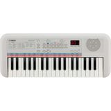 Yamaha Remie PSSE30 37-Tuş Mini Org Beyaz Renkli Tuşlarıyla Eğlenceli Müzik Deneyimi Sunar
