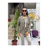 YG86205 İtalyan Leopar Şal Desen Fularlı Bluz Bej