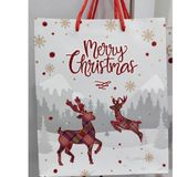 Yılbaşı Simli Karton Hediye Çantası, Merry Christmas Geyik Desenli, Kırmızı Tutma İpli, 19.5x23.5x8 cm, 1 Adet