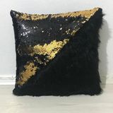 Yılmaz Home Pullu Peluş Dekoratif Üçgen Kırlent Kılıfı - 42 x 42 cm - Siyah