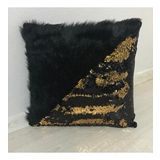 Yılmazhome Pullu Peluş Üçgen Kırlent Kılıfı