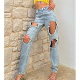 Yırtık Eskitilmiş Detaylı Dar Paça Kot Pantolon