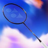 Yonex Nanoflare 700 Play 4U Orta 83 gr G5 Kordajlı Gece Moru Badminton Raketi