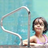 Yüzme Havuzu Güvenlik El Rayı 3-Bend Yüzme Havuzu Küpeşte, 304 Paslanmaz Çelik Merdiven Korkuluk, İnsancıl Kulp Spa Küpeşte, Kurulumu Kolay (Kalınlık: 1,2 mm)