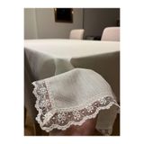 Zeren Home Dantel Detaylı Simli Dertsiz Masa Örtüsü Krem, 140 x 230
