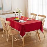 Zeren Home Püskül Detaylı Sıvı Geçirmez Dertsiz Masa Örtüsü - 150 x 260 cm - Kırmızı
