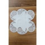 ZESA HOME Fransız Dantelli Zigon Sehpa Örtüsü Ekru Şal 40 x 40