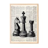 Zestia Ahşap Çerçeveli Tablo, Satranç Taşları ve Gazete Sayfası, Ofis Dekoru Poster No: 111039 70 x 100