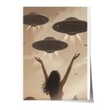 Zestia Çerçevesiz Poster, Çölün Sessiz Tanığı – Retro Kadın ve UFO Karşılaşması Poster No: 107487 15 x 21