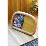 zigzagdikiş patchwork kırkyama kumaş fonlu dekoratif ahşap oval fotoğraf çerçevesi