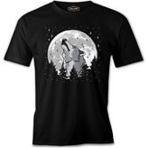 A Wolf Howling In A Starry Forest Background Siyah Erkek Tshirt