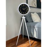 Akıllı Durak Lüks Beyaz Tripod Ayaklı Saat