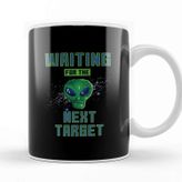 Baskı Dükkanı Retro Pixel Alien Waiting For Next Target Kupa
