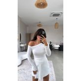 Buket Teke Ekru İthal Modal Kumaş Omzu Açık Bluz