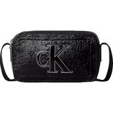 Calvin Klein Kadın Parlak Dokulu Monogram Logolu Ayarlanabilir Çapraz Askılı Fermuarlı Siyah Çanta LV04F3685G-UB1