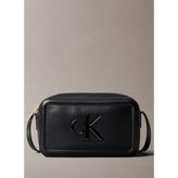 Calvin Klein Siyah Kadın Çapraz Çanta Ergonomik Tasarım ile Şık Görünüm Sunuyor LV04F3220G