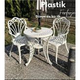 Ceritti Ferforje Görünümlü Plastik Masa ve Sandalye, 150 kg Taşıma Kapasiteli, 2 Yıl Garantili, Bahçe, Balkon ve Dış Mekan Kullanımına Uygun, 60cm Çaplı Masa ve Sandalye Takımı - Beyaz