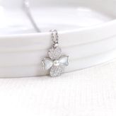 Güler Yüzlü Silver İTHAL TAŞLI SEDEF YONCA GÜMÜŞ KOLYE