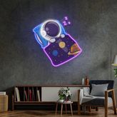 Honey Concept Uyuyan Astronot Neon LED