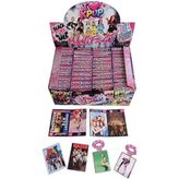 I Love K-Pop Army Kart Sticker ve Çanta Süsü Seti, 24 Mini Kutu, Her Kutuda 2 Kart, 1 Sticker, 1 Çanta Süsü