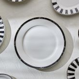 Karaca Damalı Çizgi 27 cm Porselen Servis Tabağı