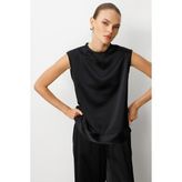 Mizalle Siyah Kolsuz Basic Saten Bluz