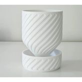 Modern Spiral Tasarımlı Kendinden Altlıklı Saksı