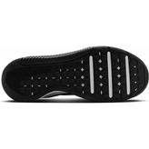 Nike Mc Trainer 3 Siyah - Beyaz Erkek Antrenman Ayakkabısı Hafif ve Esnek Tasarım ile Günlük Kullanıma Uygun