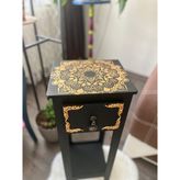 Siyah Desenli Tek Çekmeceli Mini Komodin