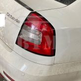 SKODA OCTAVİA BAGAJ ÜSTÜ SPOİLER PİANO BLACK