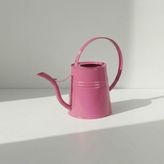 Sophia 2 Litre Metal Çiçek Saksı Sulama Kabı – Modern Dekoratif Çok Amaçlı Sulak (Pembe)