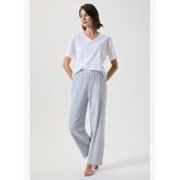 V yaka çizgili pijama takımı
