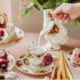 Vintage Çiçek Desenli Porselen Çay Fincanı, Altın Yaldızlı Kenar, Güllü Desen, 2 Parça