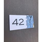 Yönline Füme Aynalı Beyaz Kapı Numarası - 42