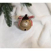 Altın Çıngırak Noel Süsü, Işıltılı Metal, Kozalak ve Çam Dalı Detaylı, Kırmızı Kurdele ile, Yılbaşı Temalı Dekoratif Zil 8 cm