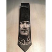 Atatürk Resim Siyah Kravat Mavi Göz Detay