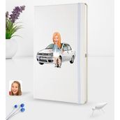BK Kişiye Özel Plakalı Kadın Fiat Albea Karikatürlü Beyaz Termo Deri Defter 16X24CM Model 2