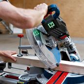 Bosch GCM 18V-305 GDC Akülü Testere