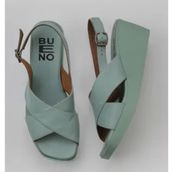Bueno Shoes 01WY2411 Yeşil Açık Deri Kadın Dolgu Topuklu Sandalet